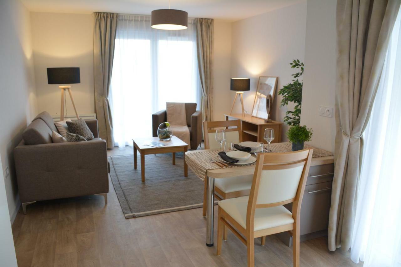 Aparthotel Domitys - Les Megalithes Roses Perros-Guirec Exterior foto